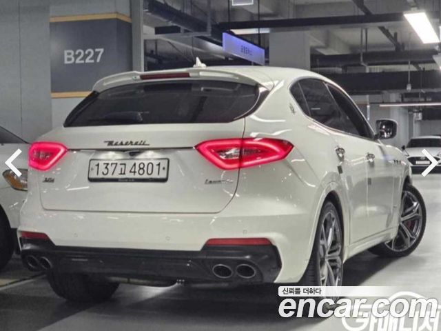 Maserati Levante 3.0 S AWD GranSport - фото 3