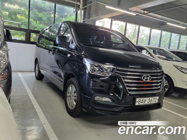 Hyundai Starex New Van 5-Seater Smart - фото 1