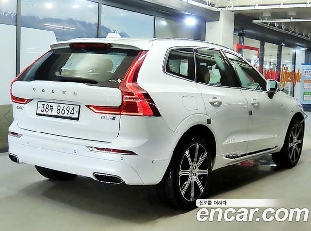 Volvo XC60 2-го поколения D5 Inscription - фото 3