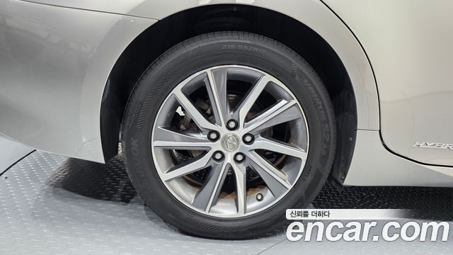 Lexus ES 300h 7-го поколения Luxury - фото 3