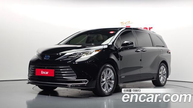 Toyota Sienna 4-го поколения 2.5 Hybrid 2WD - фото 0