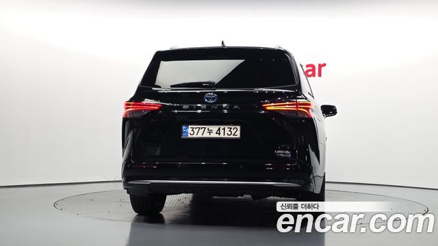 Toyota Sienna 4-го поколения 2.5 Hybrid 2WD - фото 3