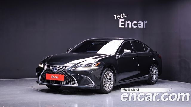 Lexus ES 300h 7-го поколения Executive - фото 0