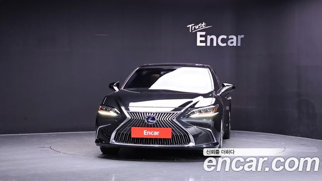 Lexus ES 300h 7-го поколения Executive - фото 2