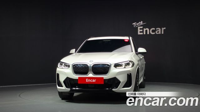 BMW iX3 M Sports - фото 2