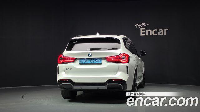 BMW iX3 M Sports - фото 3