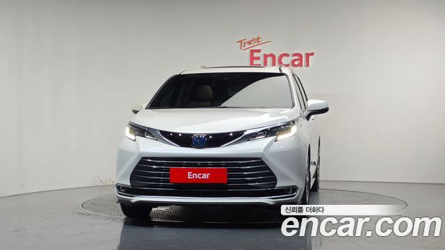 Toyota Sienna 4-го поколения 2.5 Hybrid 2WD - фото 2