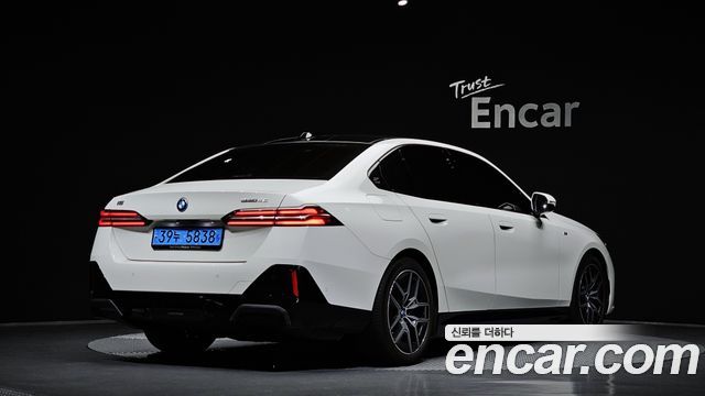BMW i5 G60 eDrive 40 M Sport - фото 0