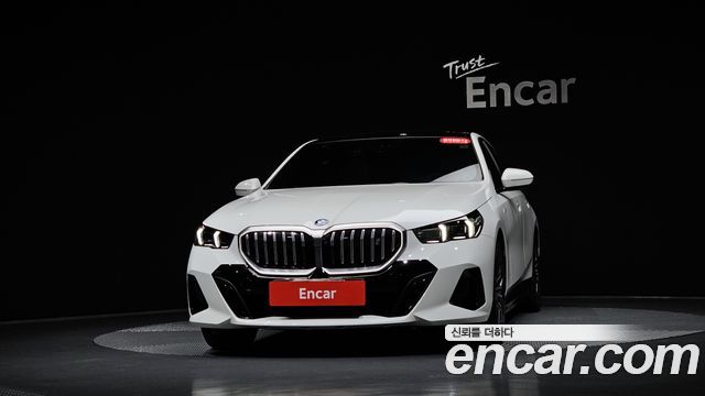 BMW i5 G60 eDrive 40 M Sport - фото 1