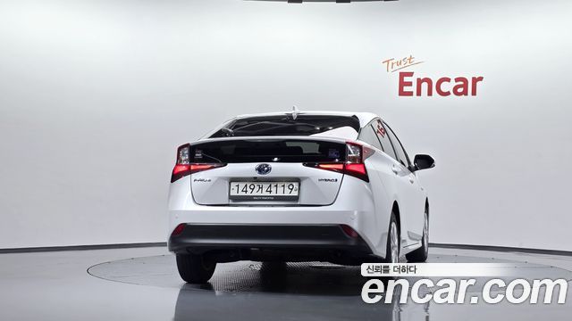 Toyota Prius 4-го поколения 1.8 - фото 2