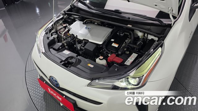 Toyota Prius 4-го поколения 1.8 - фото 4