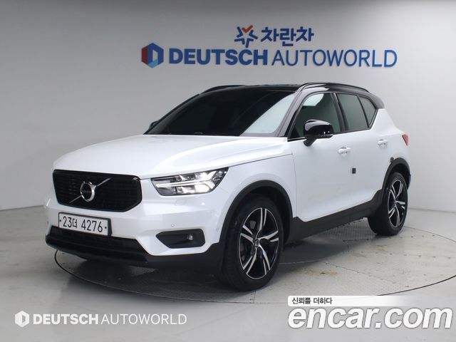 Volvo XC40 T4 R-Design - фото 0