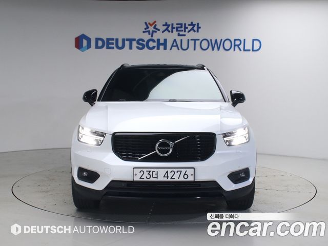 Volvo XC40 T4 R-Design - фото 2