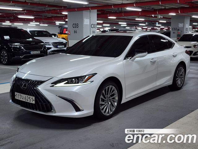 Lexus ES 300h 7-го поколения Luxury Plus - фото 0