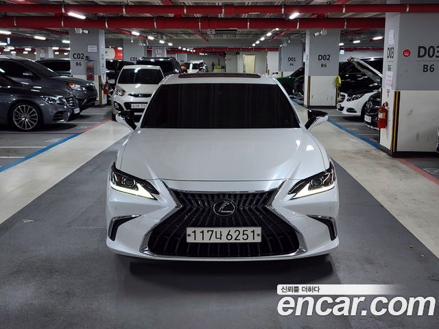Lexus ES 300h 7-го поколения Luxury Plus - фото 2