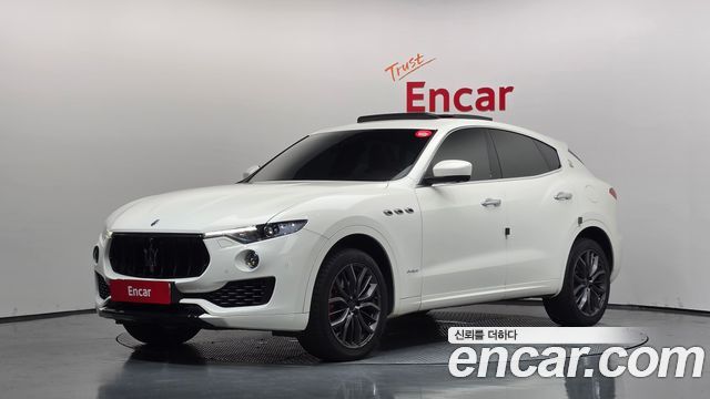 Maserati Levante 3.0 AWD GranSport - фото 0