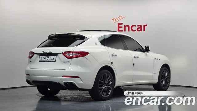 Maserati Levante 3.0 AWD GranSport - фото 1