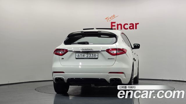 Maserati Levante 3.0 AWD GranSport - фото 3