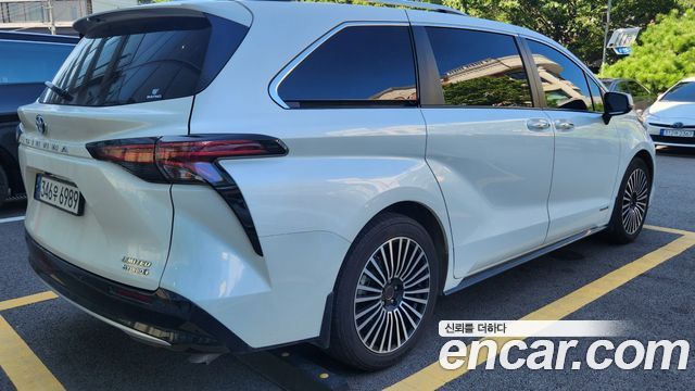 Toyota Sienna 4-го поколения 2.5 Hybrid 2WD - фото 2