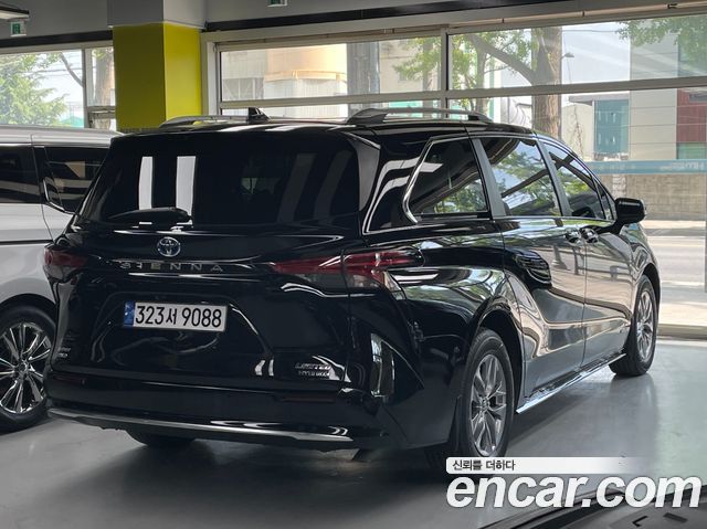 Toyota Sienna 4-го поколения 2.5 Hybrid AWD - фото 1