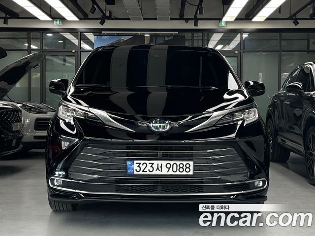 Toyota Sienna 4-го поколения 2.5 Hybrid AWD - фото 2