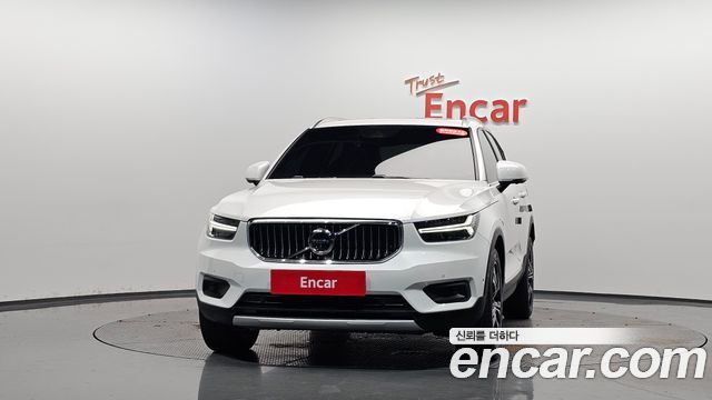 Volvo XC40 B4 Inscription - фото 1