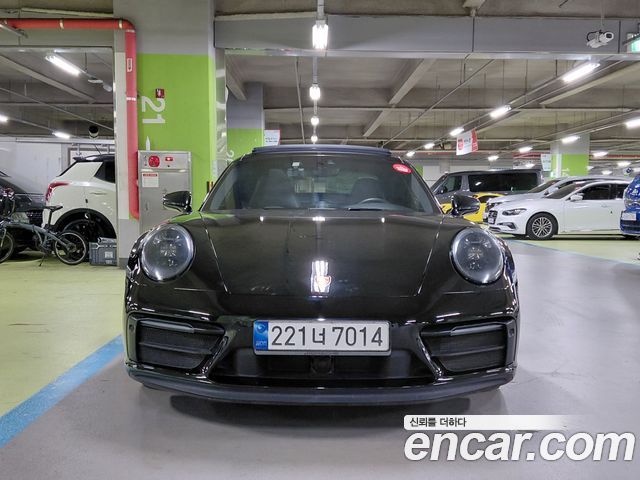 Porsche 911 Carrera 4 GTS - фото 2