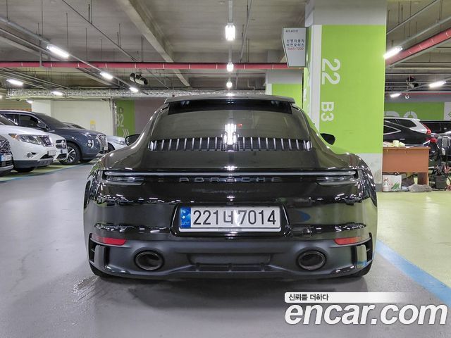 Porsche 911 Carrera 4 GTS - фото 3