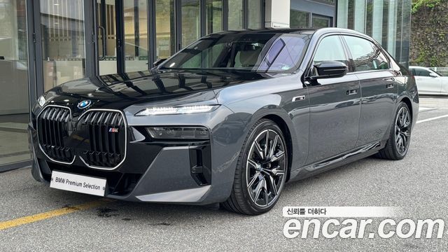 BMW i7 G70 M70 xDrive M Performance - фото 0