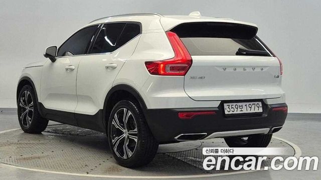 Volvo XC40 T4 Inscription - фото 2