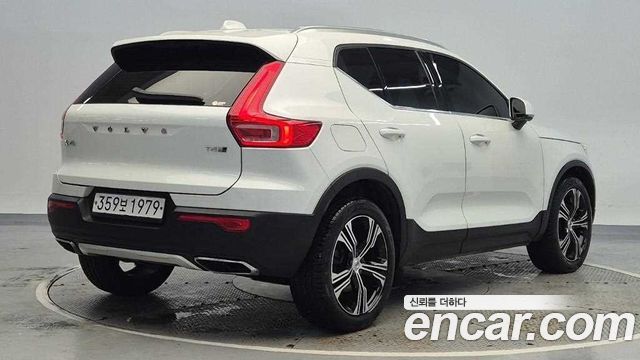 Volvo XC40 T4 Inscription - фото 3
