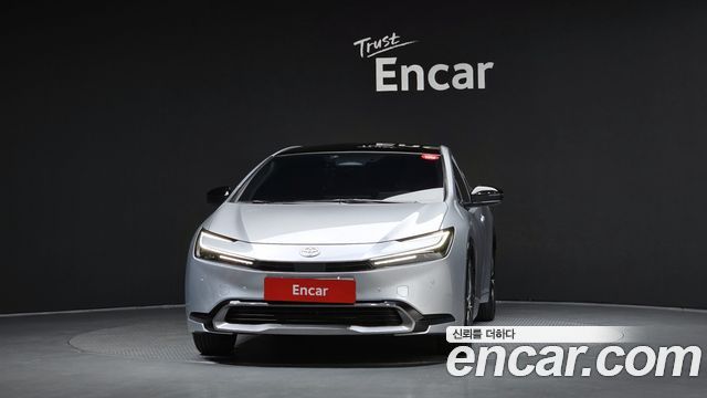 Toyota Prius 5-го поколения 2.0 XLE - фото 2