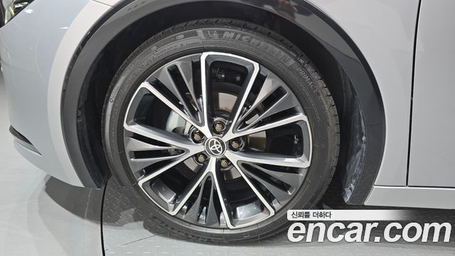 Toyota Prius 5-го поколения 2.0 XLE - фото 4