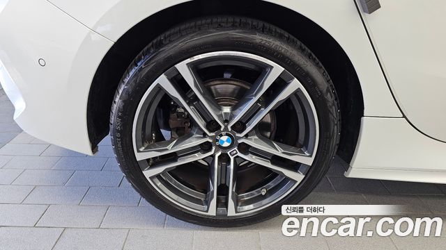 BMW 1 Series F40 118d M Sport - фото 4