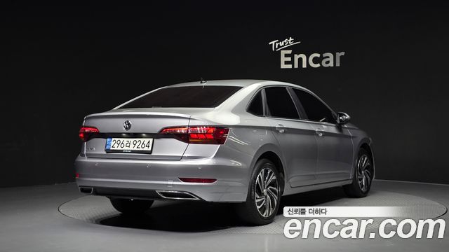 Volkswagen Jetta 7-го поколения 1.4 TSI Premium - фото 0