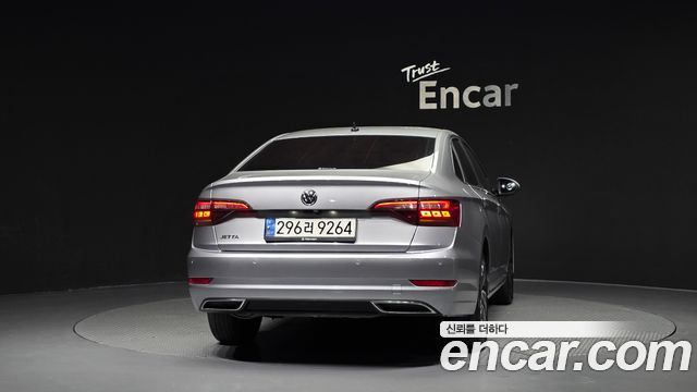 Volkswagen Jetta 7-го поколения 1.4 TSI Premium - фото 2