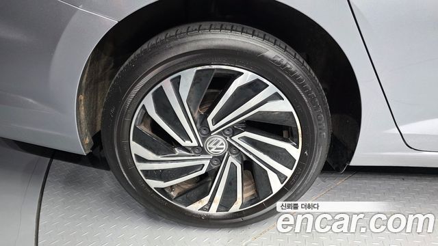 Volkswagen Jetta 7-го поколения 1.4 TSI Premium - фото 3