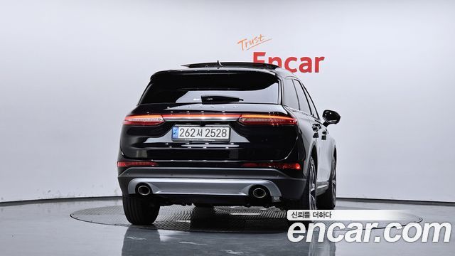 Lincoln Corsair 2.0 Reserve AWD - фото 3