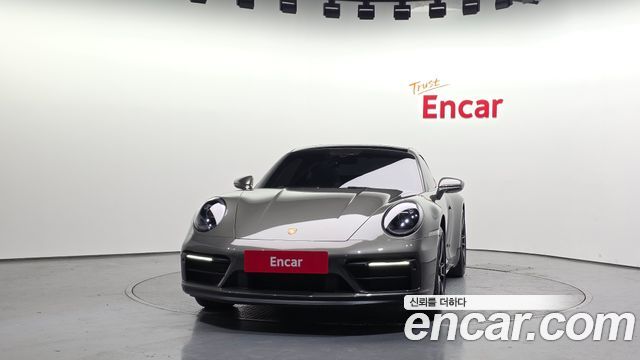 Porsche 911 Carrera 4 GTS - фото 2