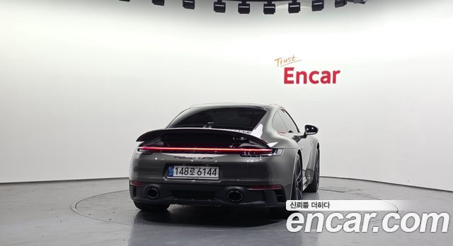 Porsche 911 Carrera 4 GTS - фото 3