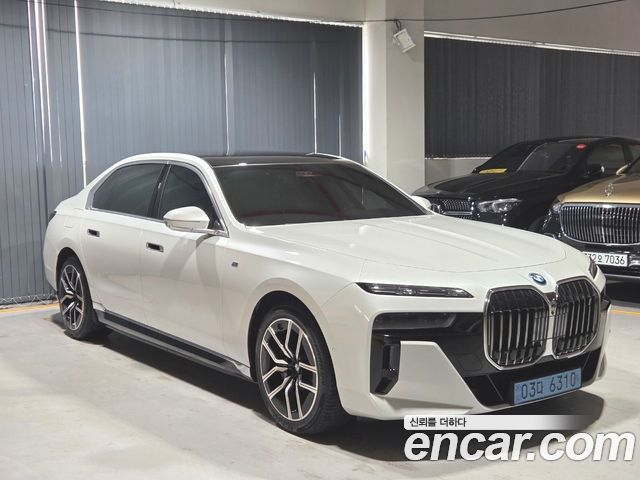 BMW i7 G70 xDrive 60 M sport - фото 2
