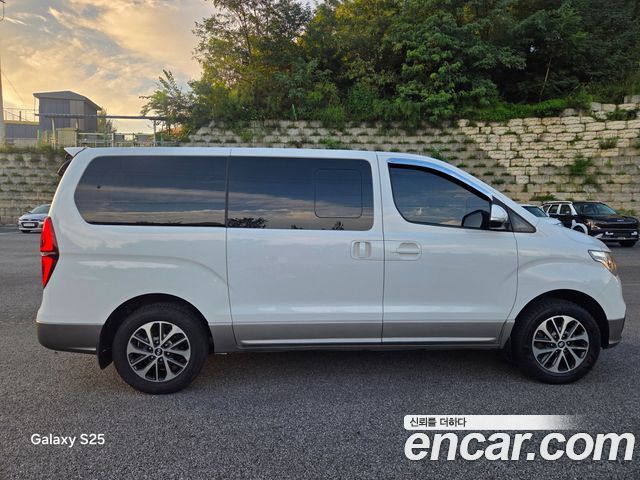Hyundai Starex New 4WD Urban 9-Seater Exclusive - фото 2