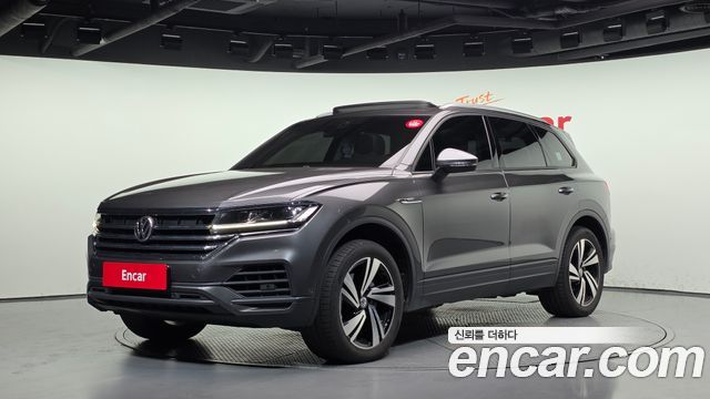 Volkswagen Touareg 3-го поколения 3.0 TDI Premium - фото 0