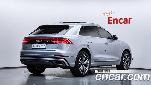 Audi Q8 50 TDI Quattro Premium - фото 1