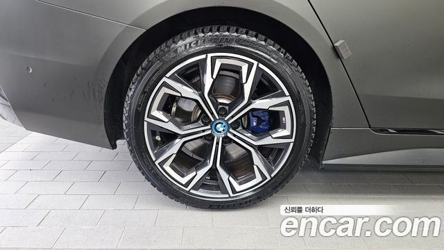 BMW i4 eDrive40 M Sports Pro - фото 4