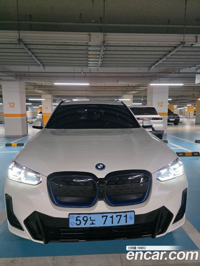 BMW iX3 M Sports - фото 0
