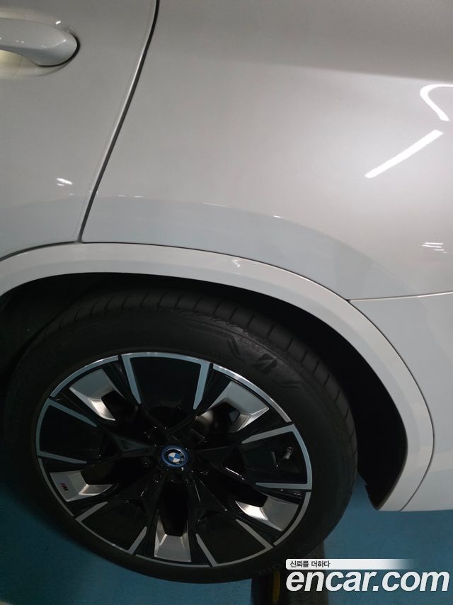 BMW iX3 M Sports - фото 4