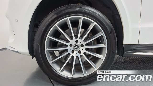 Mercedes-Benz GLS-Class X166 GLS500 4MATIC - фото 4