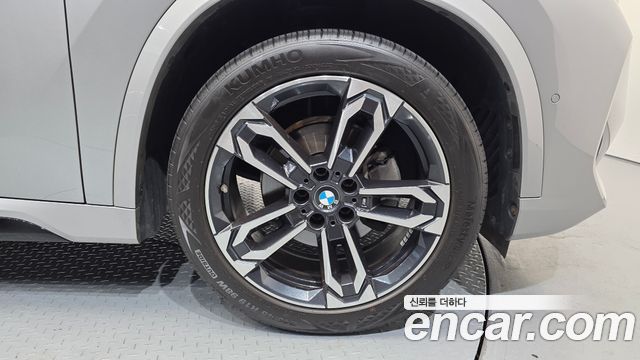 BMW X1 U11 xDrive 20i M Sport - фото 4