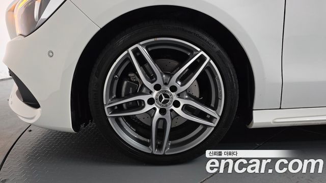 Mercedes-Benz CLA-Class C117 CLA220 AMG Line - фото 3